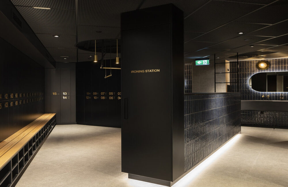 350 queen street eot lockers 100 web1