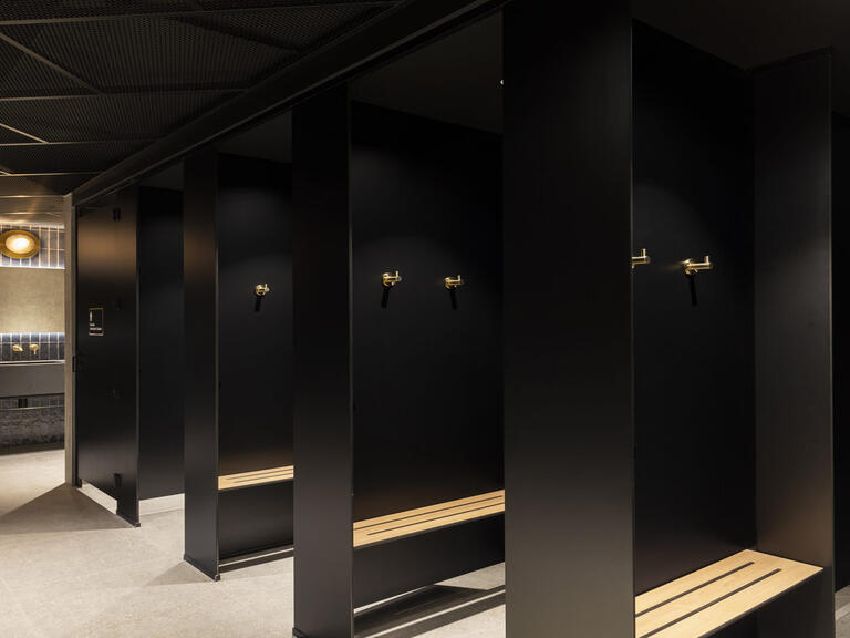 350 queen street eot lockers 100 web7