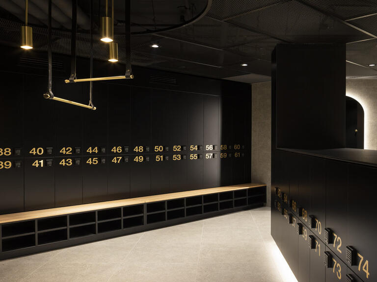 350 queen street eot lockers 100 web9