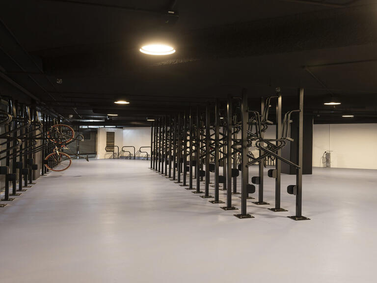 350 queen street eot lockers 100 web10